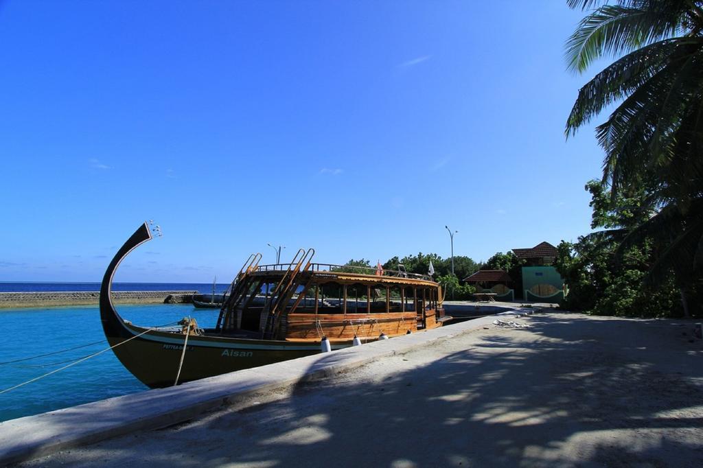 Local Island Inn Hangnaameedhoo Exterior photo